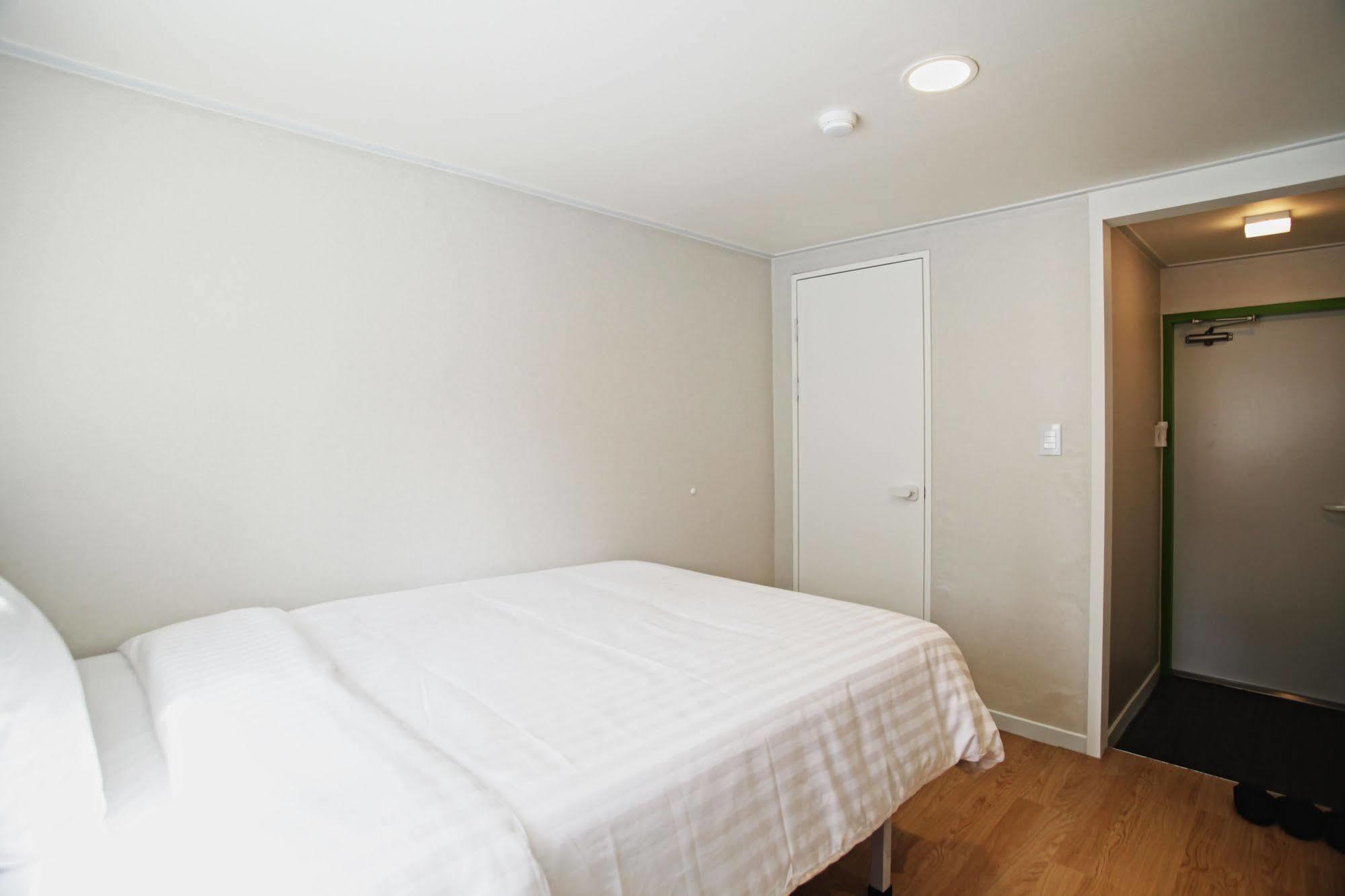 Hotel Sleepy Panda Streamwalk Seoul Jongno Eksteriør billede